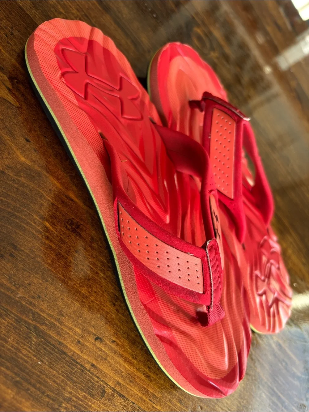 Under Armour Kids Bright red Wave-Textured Flip Flop Sandals - size youth 4